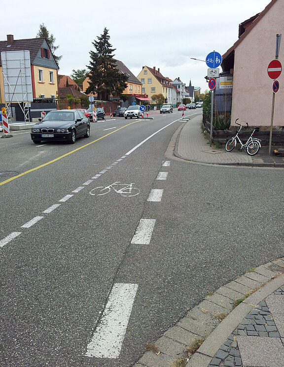 Horststraße in Landau mit Radweg